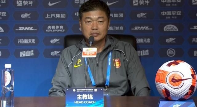 英媒talkSPORT撰文谈到了这名小将被提前召回的事宜，直言这或是澳波应对孙兴慜因亚洲杯暂时离队的举措。